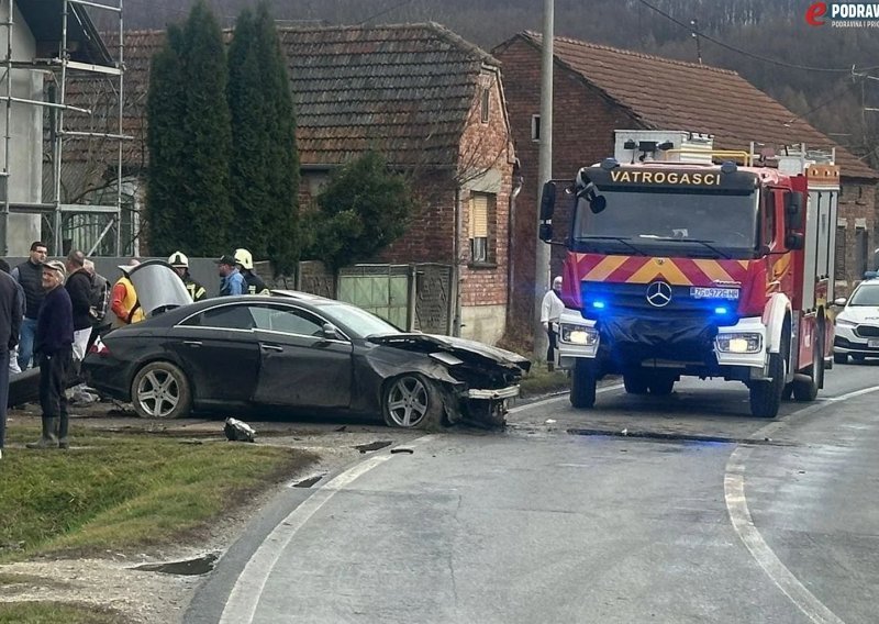 Mladić koji se Mercedesom slupao u kuću nije položio vozački