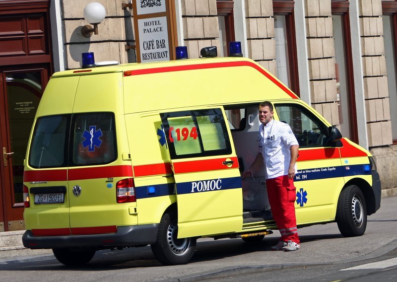 Telefoni Hitne zvone svako malo: Vrućina je najopasnija za ovu skupinu pacijenata