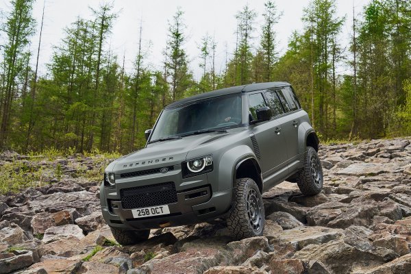 Land Rover predstavio Defender OCTA: Najekstremniji i najsnažniji Defender pokreće V8 hibridni motor sa 635 KS