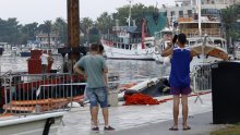 Kreće izvlačenje izgorjele jahte u Makarskoj, evo koliko dugo će trajati