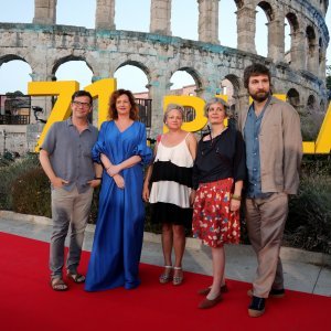 Žiri - Nebojša Slijepčević, Nina Violić, Mirta Puhlovski, Nina Velnić, Goran Marković